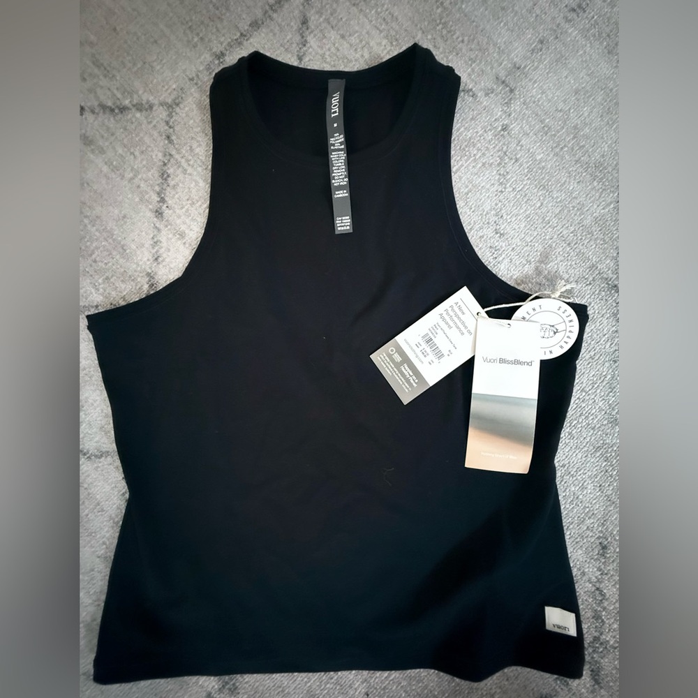 Vuori NWT All The Feels Crew Tank Black Medium
